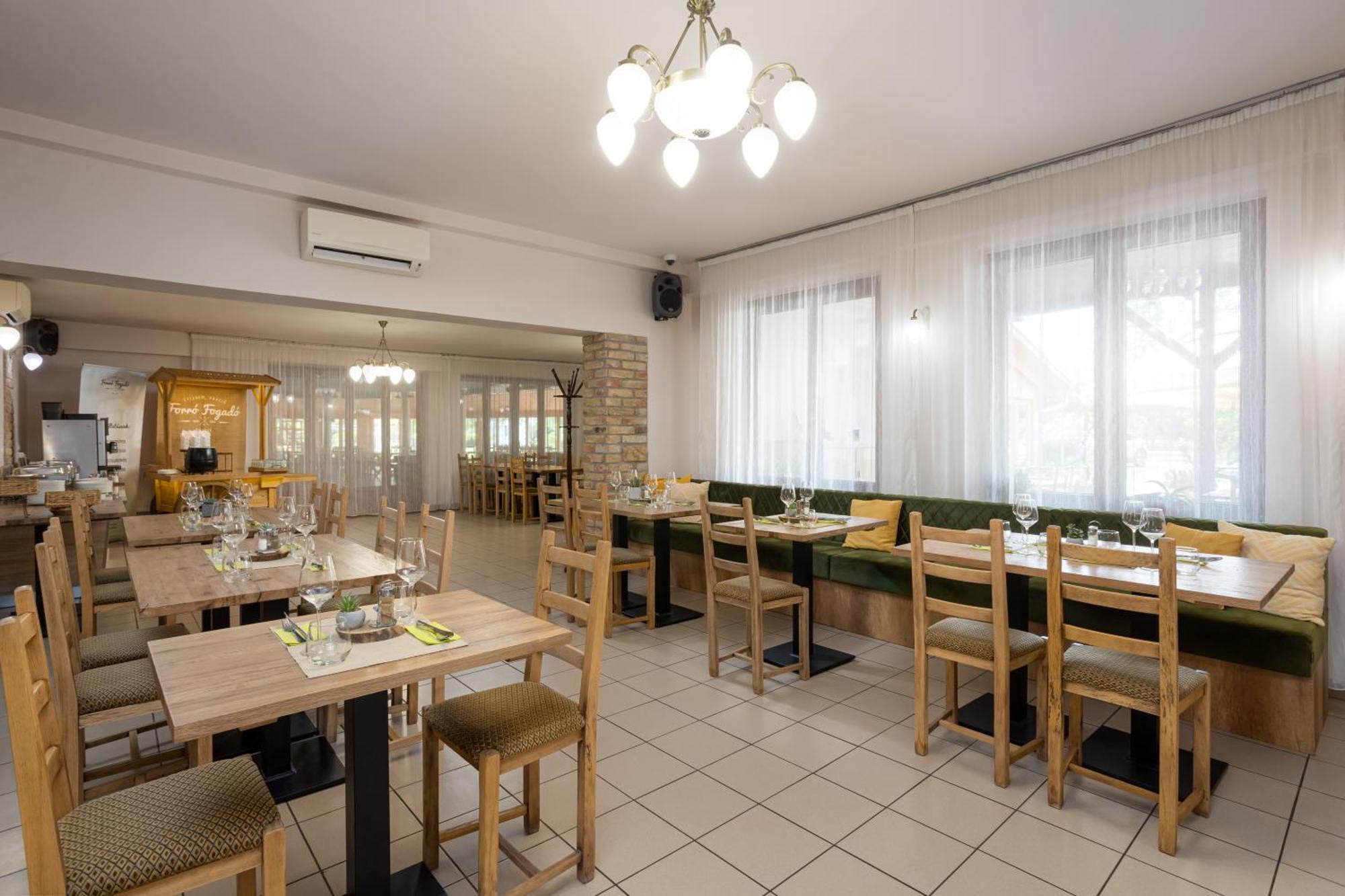 Forro Fogado & Bauer Bistro Hotel Roszke Eksteriør billede
